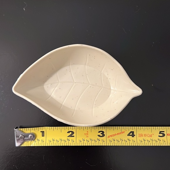 Leaf Shaped Sauce Holder - Picture 7 of 8